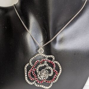 NWOT Chico's Silver Tone Crystal Floral Pendant Necklace